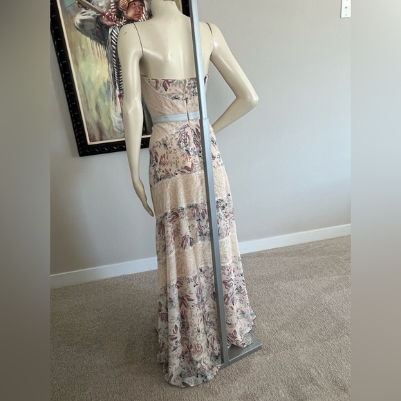 NEW BCBGMaxAzria “Elle” DewCombo Strapless Maxi Gown
Size 0 - Picture 8 of 15